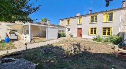 Maison 5 pièces de 154 m² à Saint-Sulpice-d'Arnoult (17250)