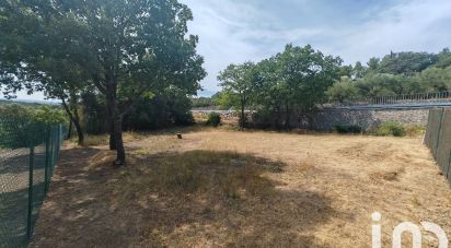 Land of 1,038 m² in Roquessels (34320)