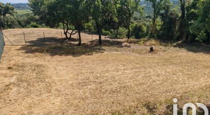 Land of 1,038 m² in Roquessels (34320)