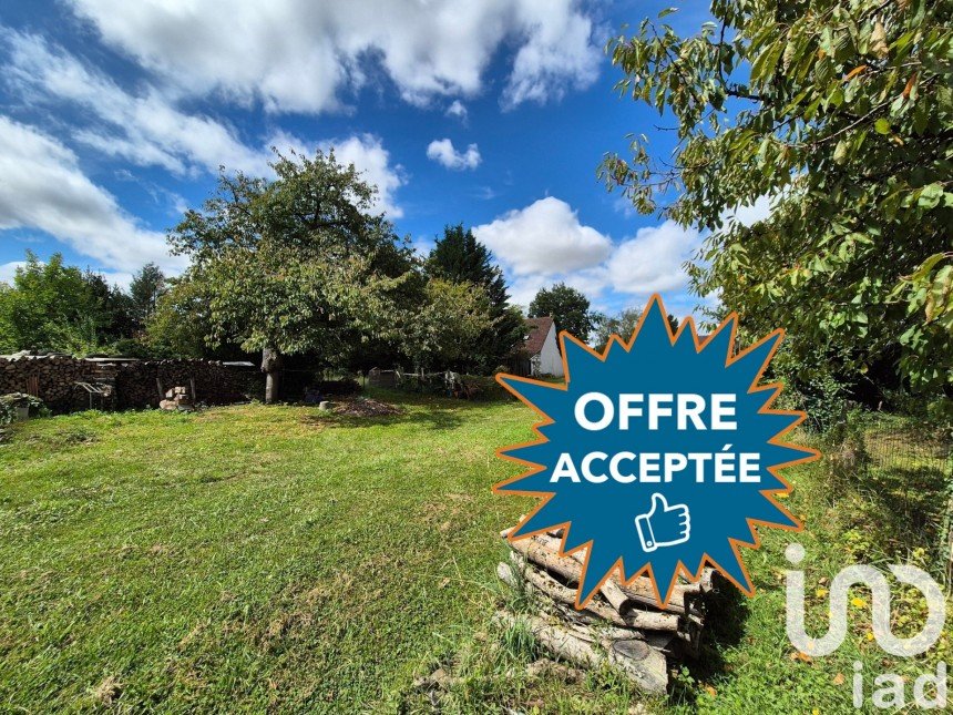 Land of 1,368 m² in Villeneuve-la-Guyard (89340)