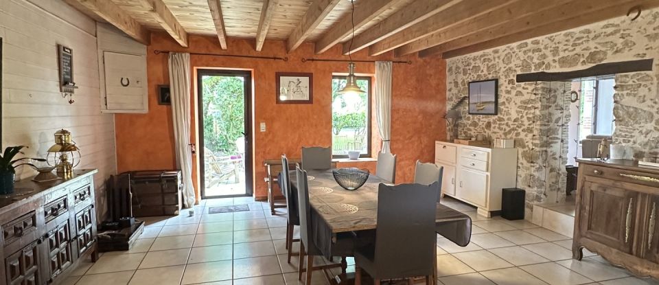 Longere 7 rooms of 227 m² in Le Poiré-sur-Vie (85170)