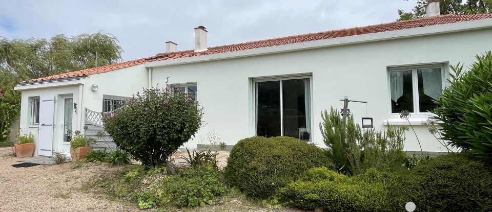 House 5 rooms of 109 m² in Saint-Gilles-Croix-de-Vie (85800)