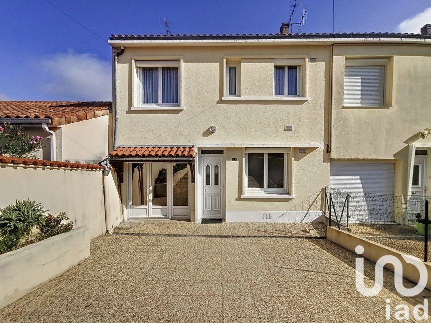 Maison 5 pièces de 92 m² à Jarnac (16200)