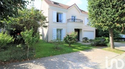 Traditional house 8 rooms of 220 m² in Chevry-Cossigny (77173)