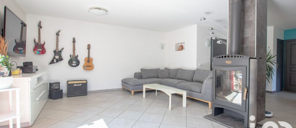 Maison 6 pièces de 147 m² à Mouxy (73100)