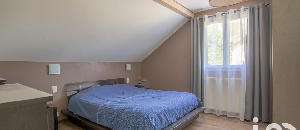 Maison 6 pièces de 147 m² à Mouxy (73100)