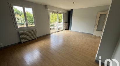 Maison traditionnelle 5 pièces de 141 m² à Parthenay (79200)