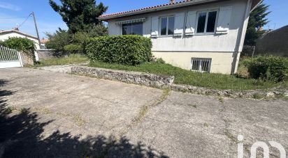 Maison traditionnelle 5 pièces de 141 m² à Parthenay (79200)