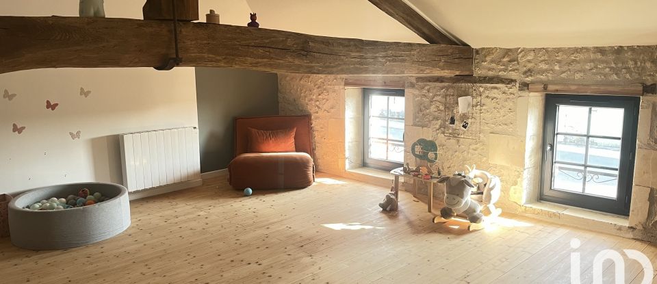 Maison 5 pièces de 175 m² à Chamouillac (17130)