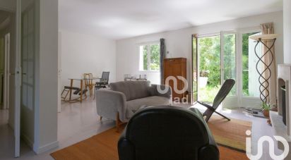 House 5 rooms of 126 m² in Crespières (78121)