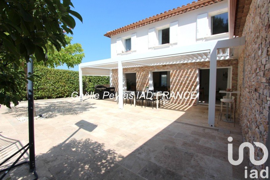 House 7 rooms of 202 m² in Six-Fours-les-Plages (83140)