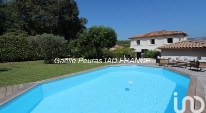 House 7 rooms of 202 m² in Six-Fours-les-Plages (83140)