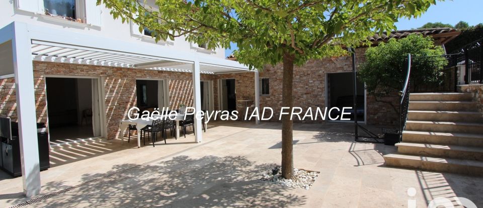 House 7 rooms of 202 m² in Six-Fours-les-Plages (83140)