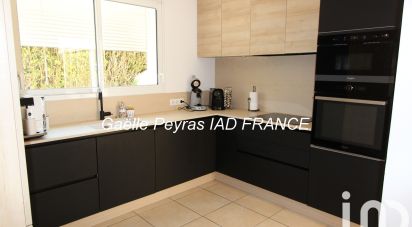 House 7 rooms of 202 m² in Six-Fours-les-Plages (83140)