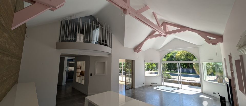 Maison d’architecte 8 pièces de 242 m² à Carquefou (44470)