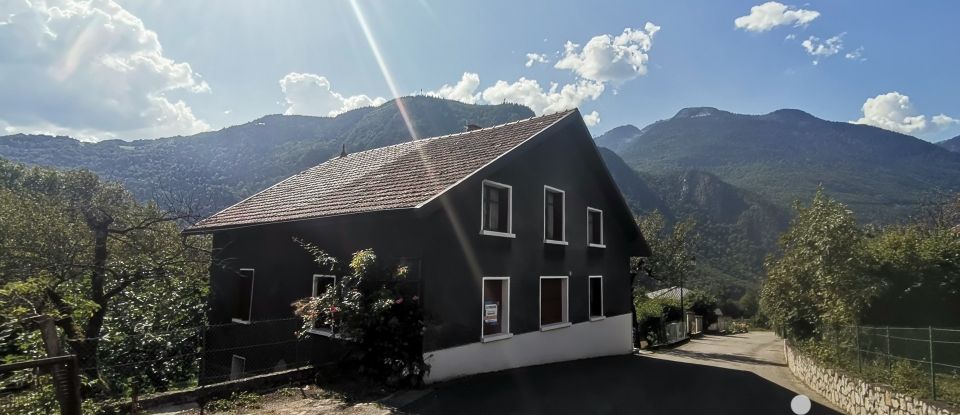 Traditional house 9 rooms of 106 m² in PETIT COEUR (73260)