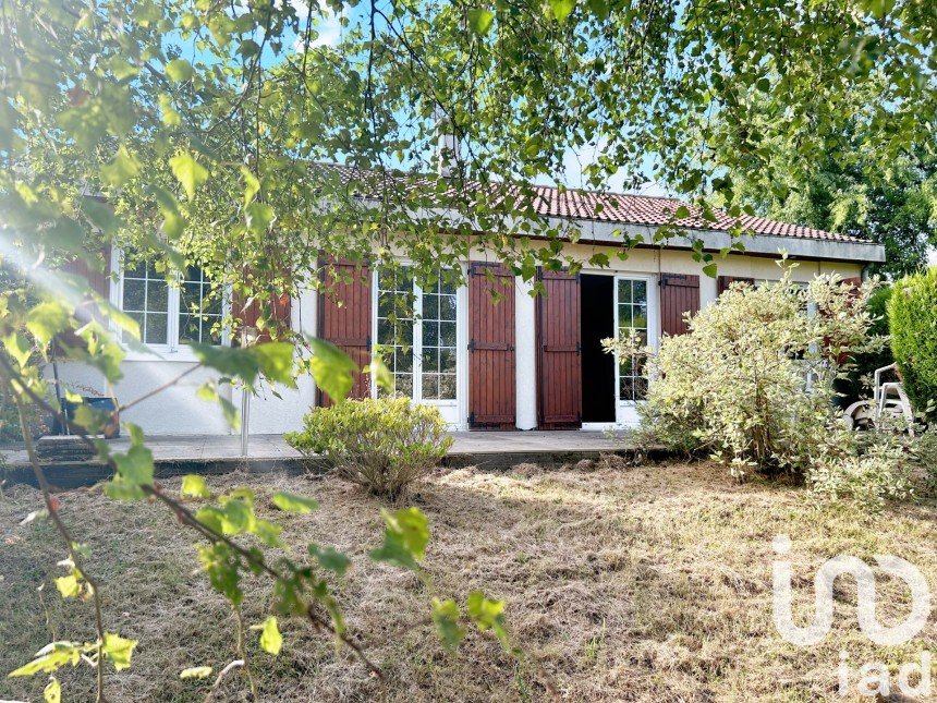 Maison traditionnelle 4 pièces de 95 m² à Dordives (45680)