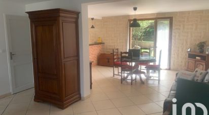 Traditional house 5 rooms of 94 m² in Morangis (91420)