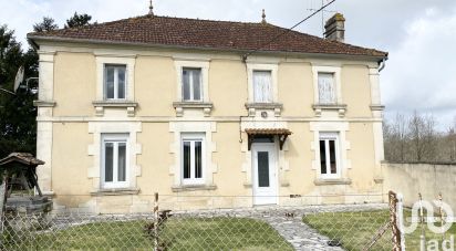 Maison 4 pièces de 128 m² à Tugéras-Saint-Maurice (17130)