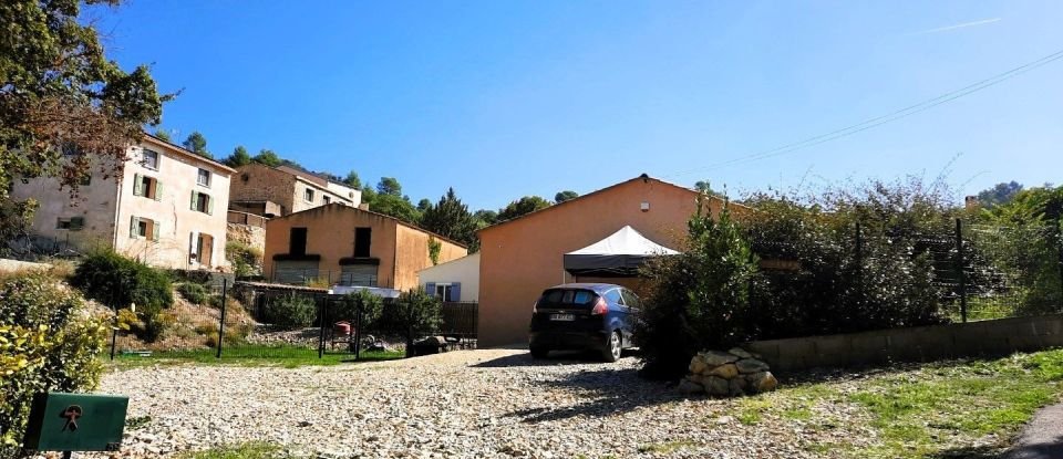 House 5 rooms of 100 m² in Saint-Julien (83560)