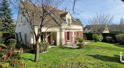 Traditional house 6 rooms of 163 m² in Marolles-en-Brie (94440)