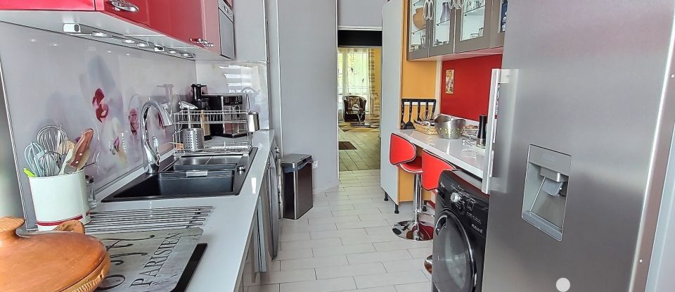 Apartment 4 rooms of 77 m² in Évry (91000)