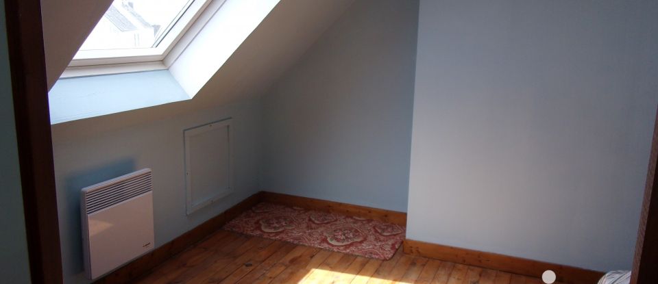 House 4 rooms of 73 m² in Saint-Pol-de-Léon (29250)