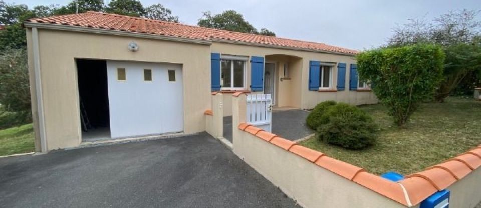 Maison 5 pièces de 87 m² à Sèvremont (85700)