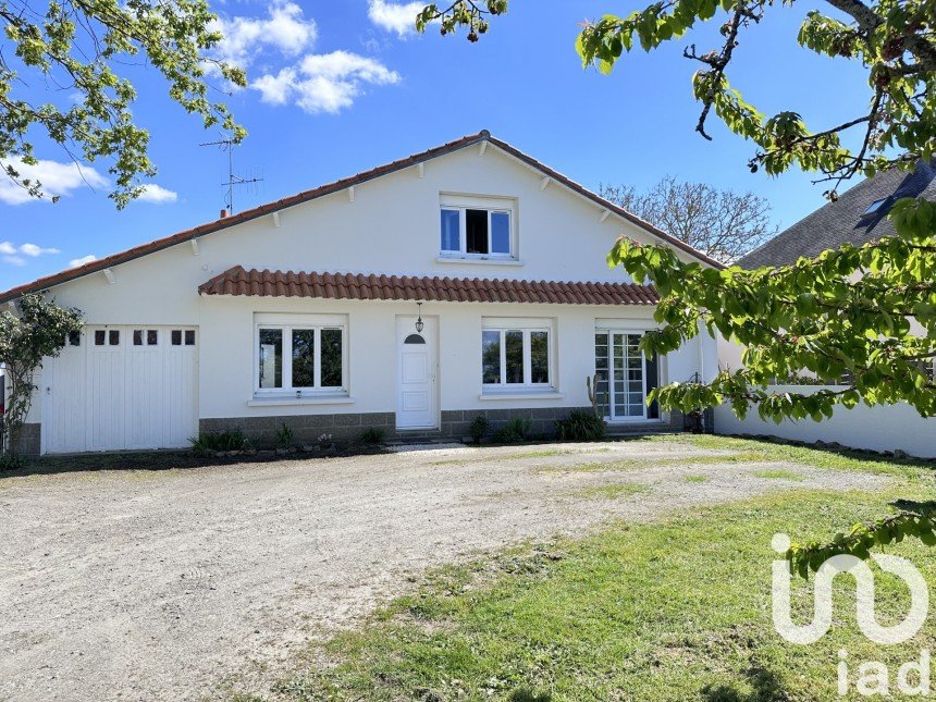 Maison traditionnelle 6 pièces de 125 m² à Bouguenais (44340)