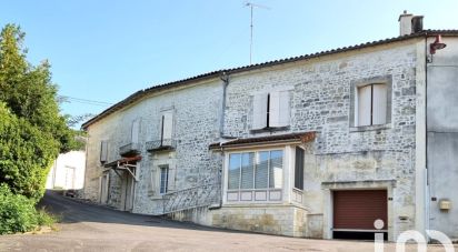 Maison de ville 6 pièces de 154 m² à Saint-Simon (16120)