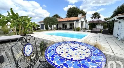 Traditional house 5 rooms of 130 m² in Saint-Médard-en-Jalles (33160)