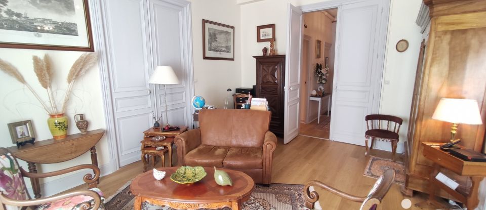 Apartment 6 rooms of 154 m² in Poitiers (86000)