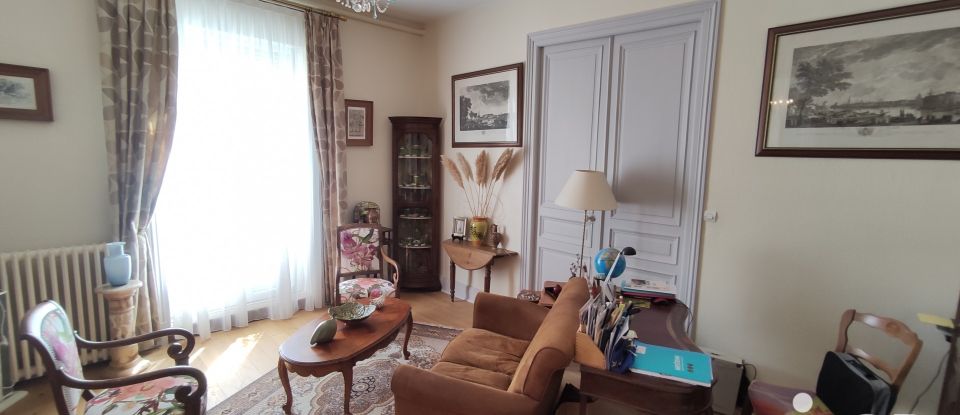 Apartment 6 rooms of 154 m² in Poitiers (86000)