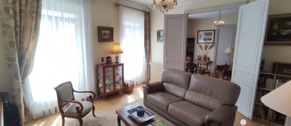 Apartment 6 rooms of 154 m² in Poitiers (86000)