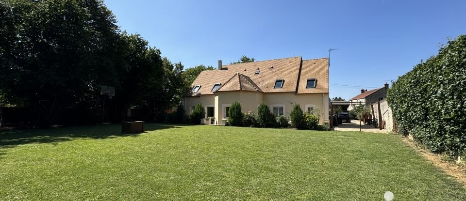 Maison traditionnelle 10 pièces de 255 m² à Morigny-Champigny (91150)