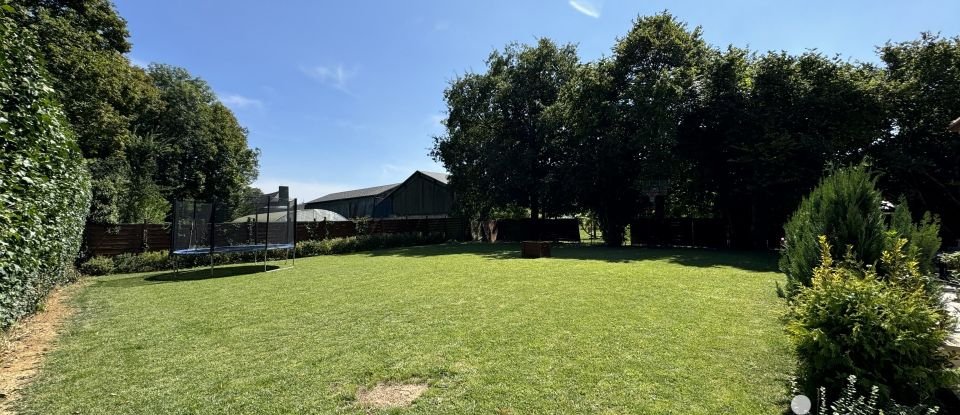 Maison traditionnelle 10 pièces de 255 m² à Morigny-Champigny (91150)