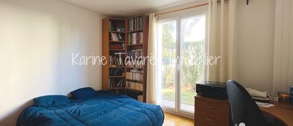 Traditional house 7 rooms of 206 m² in Bures-sur-Yvette (91440)