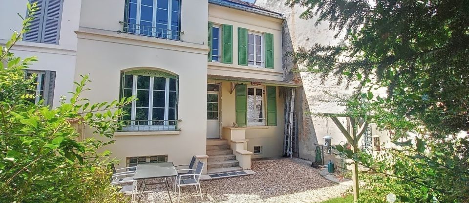 House 7 rooms of 174 m² in Meaux (77100)