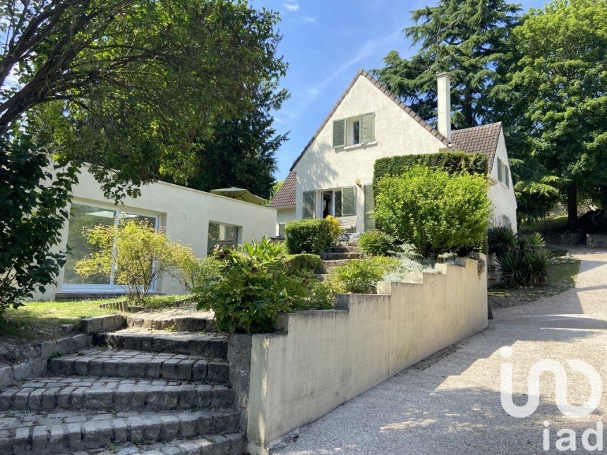 Maison traditionnelle 7 pièces de 165 m² à Vaux-sur-Seine (78740)