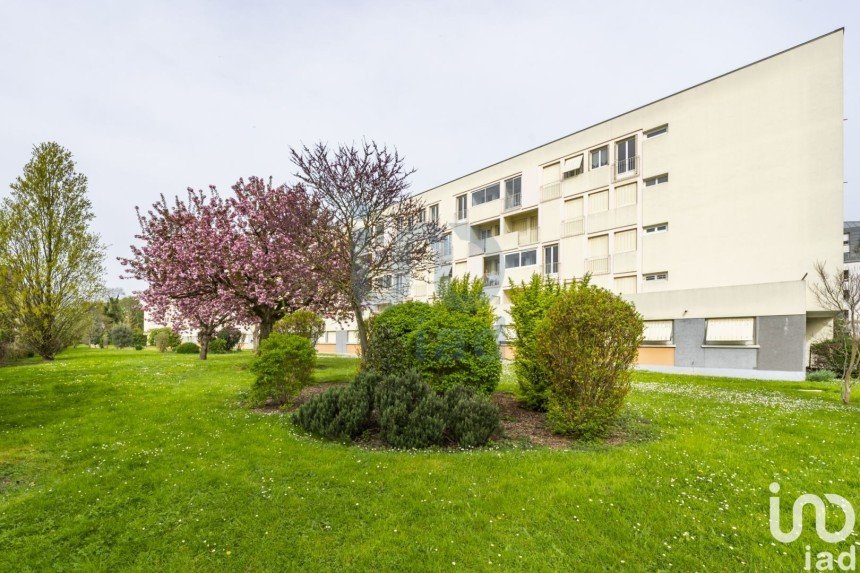 Apartment 4 rooms of 79 m² in Chevilly-Larue (94550)