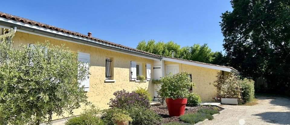 Traditional house 7 rooms of 177 m² in Le Barp (33114)