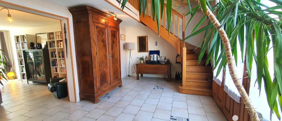 Longere 10 rooms of 260 m² in Les Pins (16260)