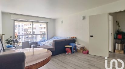 Appartement 3 pièces de 72 m² à Paris (75019)