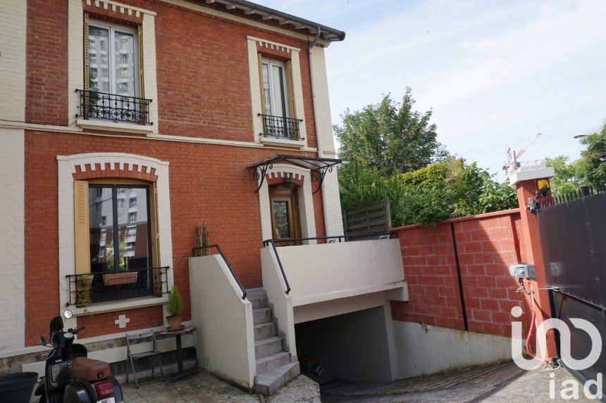 House 7 rooms of 180 m² in Colombes (92700)