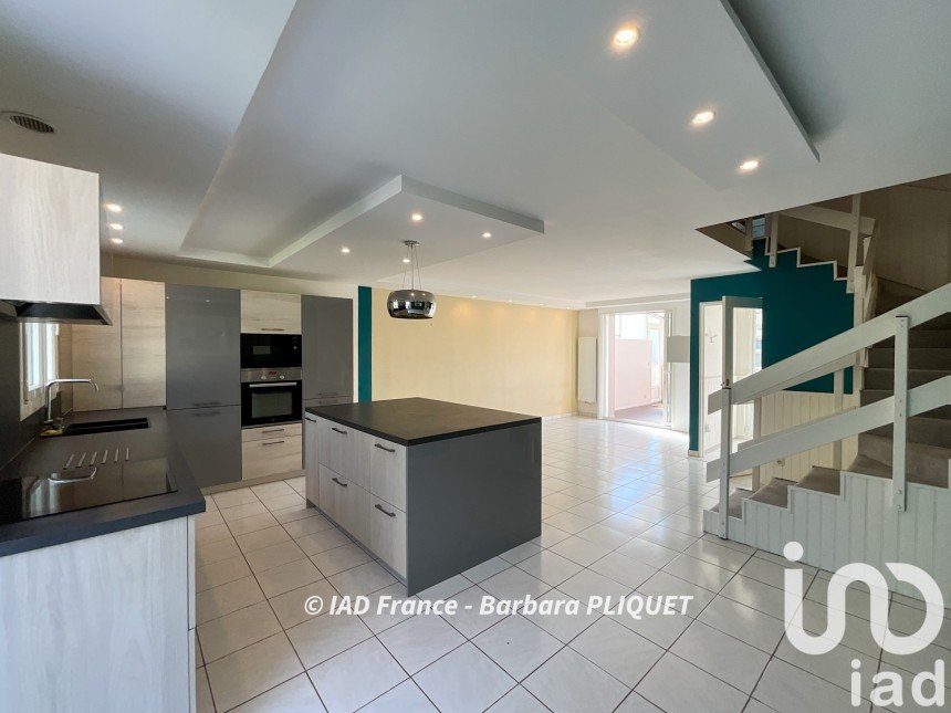 Maison 6 pièces de 105 m² à Montigny-le-Bretonneux (78180)