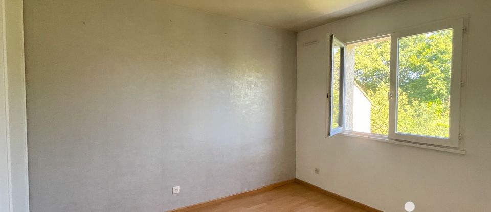 Maison 6 pièces de 105 m² à Montigny-le-Bretonneux (78180)