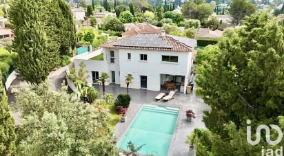 House 5 rooms of 188 m² in Mougins (06250)