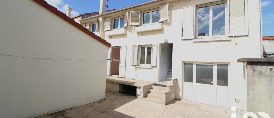 Building in Villeneuve-le-Roi (94290) of 97 m²