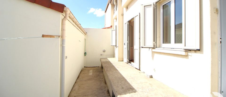 Building in Villeneuve-le-Roi (94290) of 97 m²