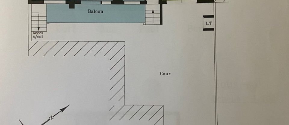 Building in Villeneuve-le-Roi (94290) of 97 m²